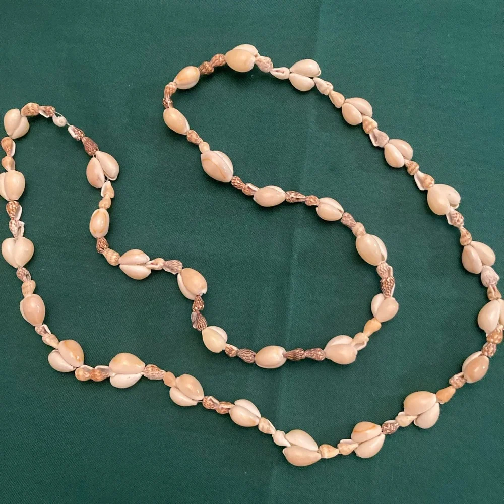 🔥Special 🔥Handmade Vintage Shell Necklace.